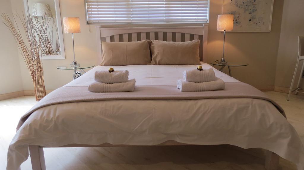 Kasa Nama Hotel Edgemead Стая снимка