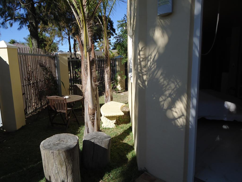 Kasa Nama Hotel Edgemead Стая снимка