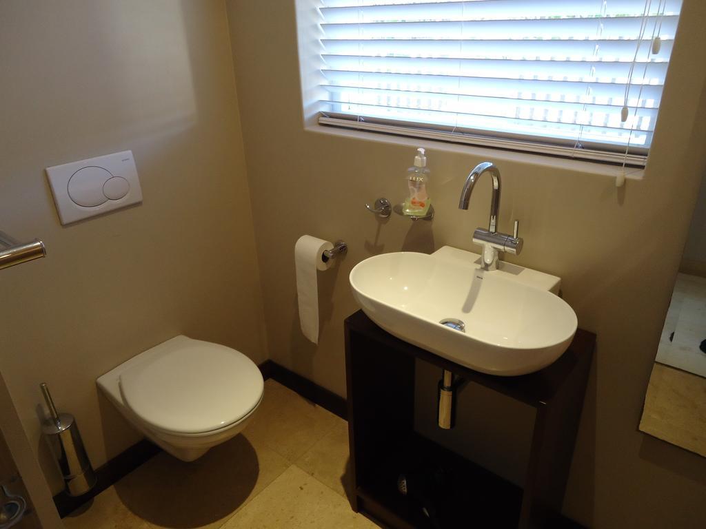 Kasa Nama Hotel Edgemead Стая снимка