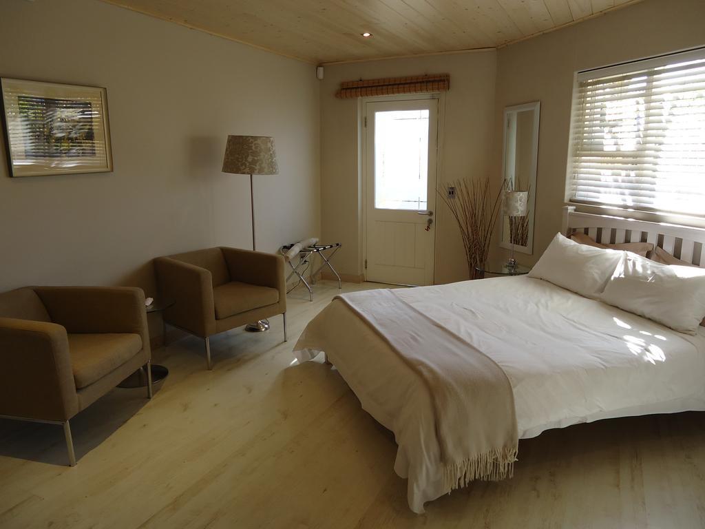 Kasa Nama Hotel Edgemead Стая снимка